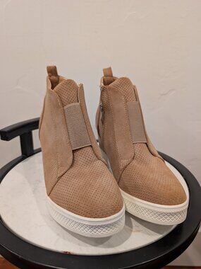 Tan Perforated Ankle Boots • Slip‑On Style • Size 8